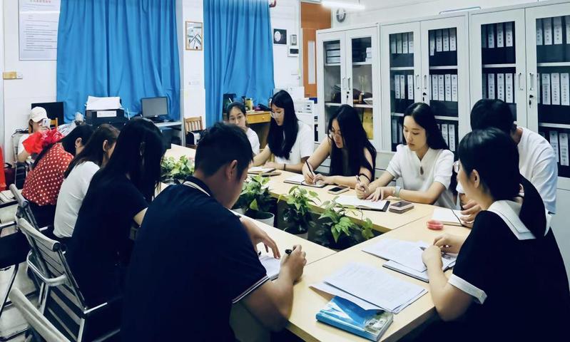 我校学生处资助中心召开2025...