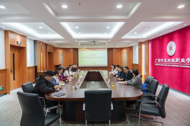 医校携手送健康 义诊服务暖民心...