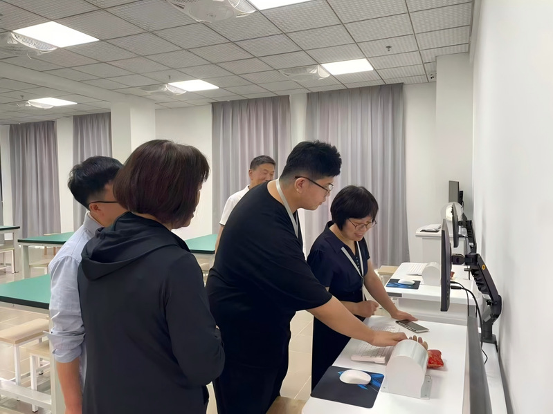 王洪艳副校长到中医药学院（云浮...