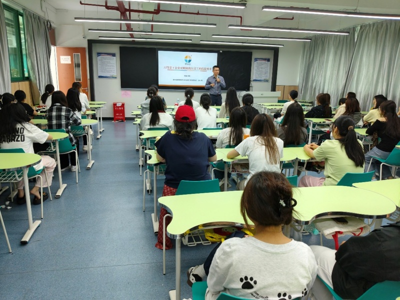 深化校企合作，精准赋能未来